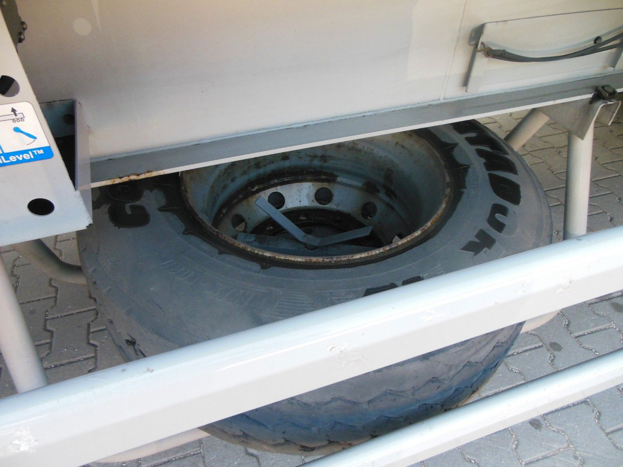 Tipper semi-trailer Stas S300CX, 49m3, ADR, 9 TONE ACHSEN,WIE NEUE-TOP!!!: picture 10 Tipper semi-trailer Stas S300CX, 49m3, ADR, 9 TONE ACHSEN,WIE NEUE-TOP!!!: picture 10