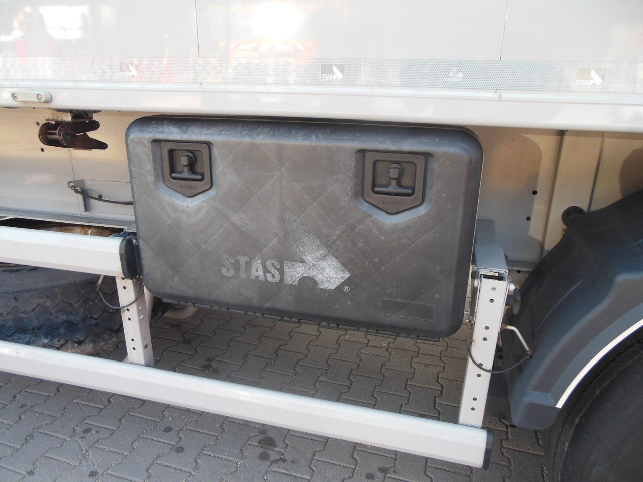 Tipper semi-trailer Stas S300CX, 49m3, ADR, 9 TONE ACHSEN,WIE NEUE-TOP!!!: picture 11 Tipper semi-trailer Stas S300CX, 49m3, ADR, 9 TONE ACHSEN,WIE NEUE-TOP!!!: picture 11