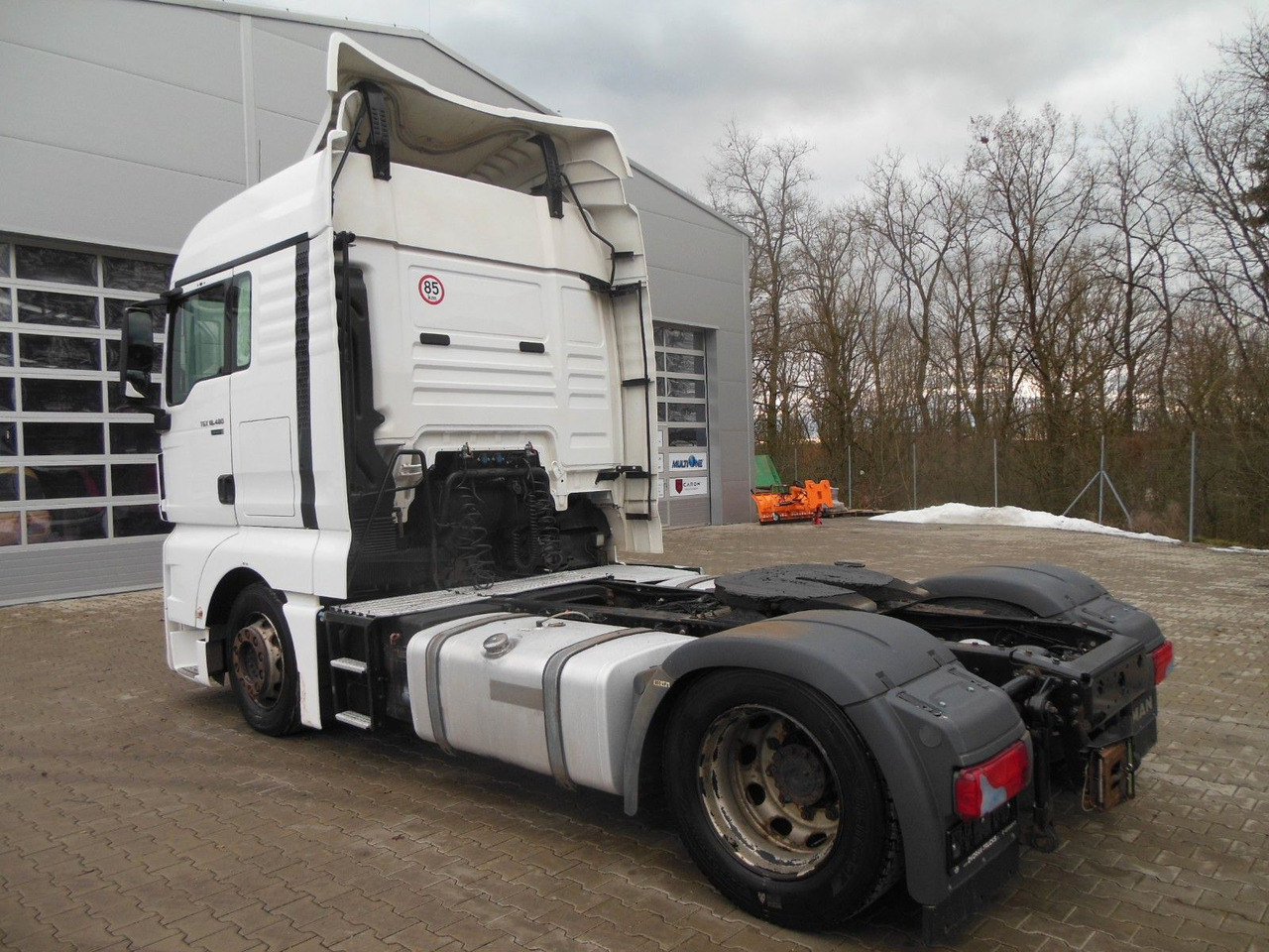 MAN TGX 18.480 LLS-U, LOWDECK + KRONE MEGA MAN TGX 18.480 LLS-U, LOWDECK - Tractor unit: picture 4 MAN TGX 18.480 LLS-U, LOWDECK + KRONE MEGA MAN TGX 18.480 LLS-U, LOWDECK - Tractor unit: picture 4