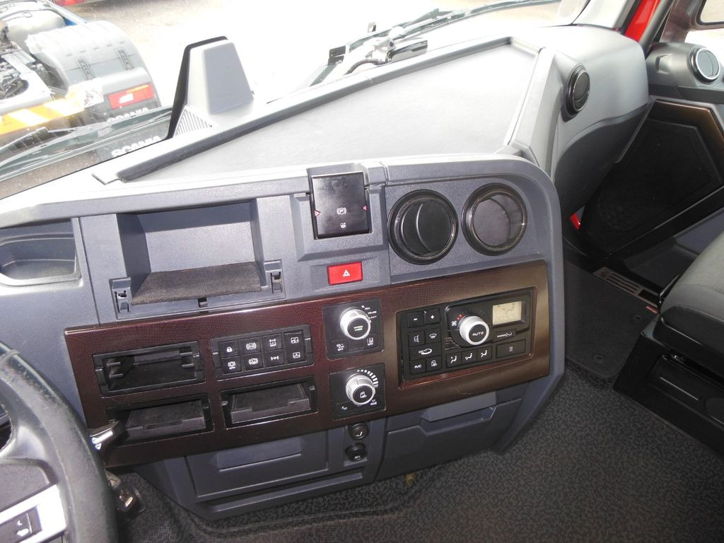 Tractor unit Renault T520 HIGH, COMFORT, LOWDECK, TOP STAND!!: picture 16