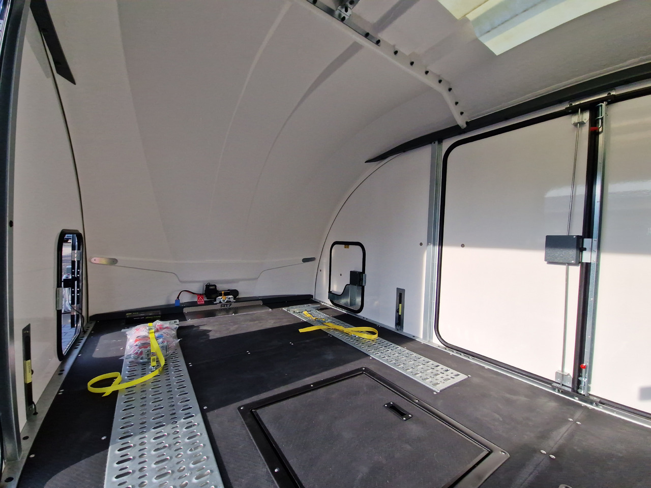 Autotransporter trailer BJT Race Transporter 7 397-5523-35-3-10-B 550x230 cm black RR Tridem Alufelgen 3500: picture 6