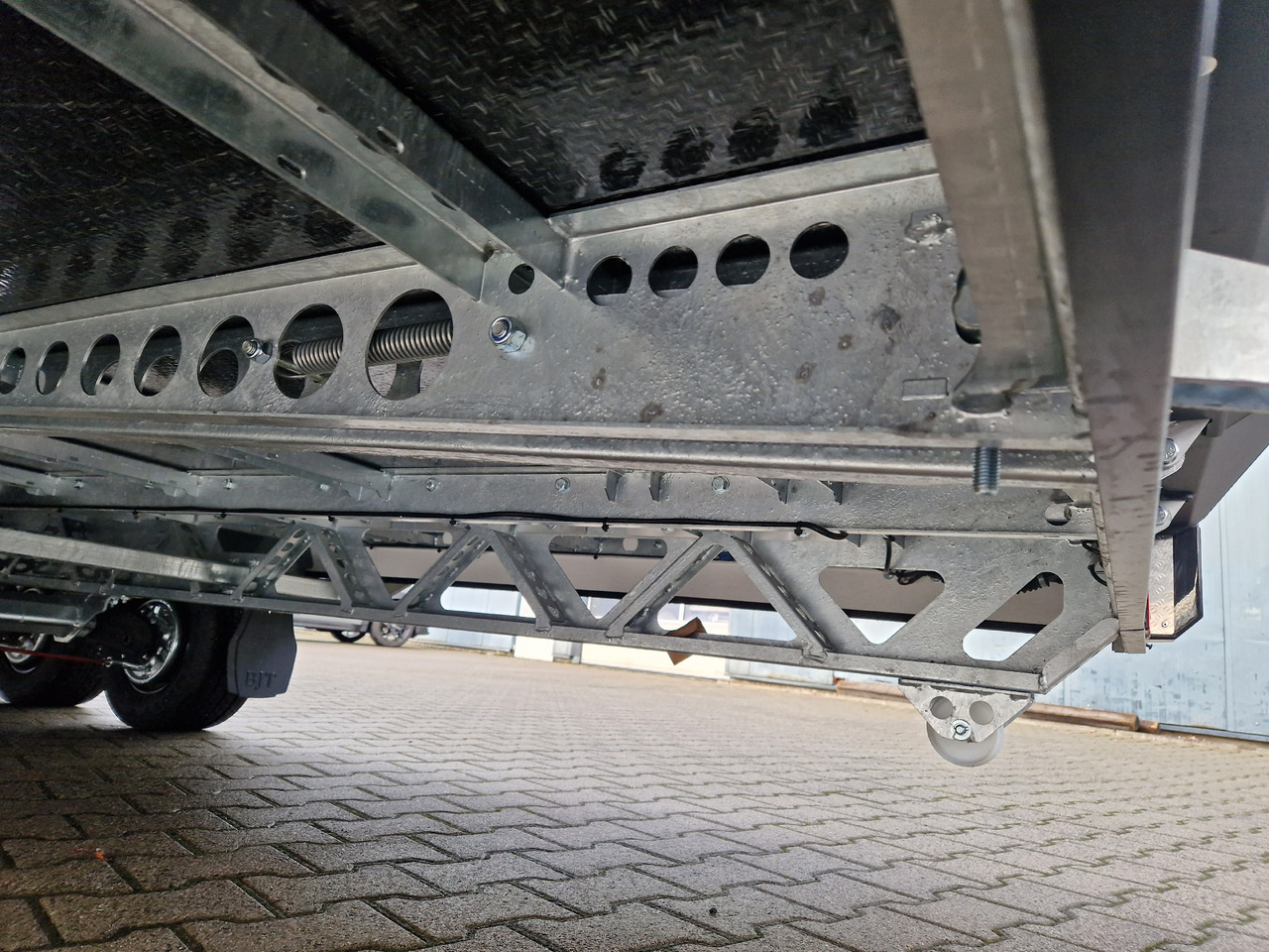Autotransporter trailer BJT Race Transporter 7 397-6023-35-3-10-B 600x228x189cm black Alufelgen Tridem 3500kg: picture 12