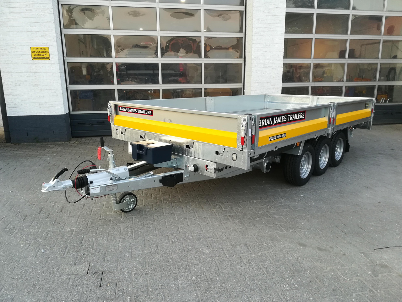 Brian James Trailer CarGO Tipper 2 elektrisch 360x195x30cm Stahlbordwände Pendel 12" Tridem 3,5t on - Tipper trailer: picture 4 Brian James Trailer CarGO Tipper 2 elektrisch 360x195x30cm Stahlbordwände Pendel 12" Tridem 3,5t on - Tipper trailer: picture 4