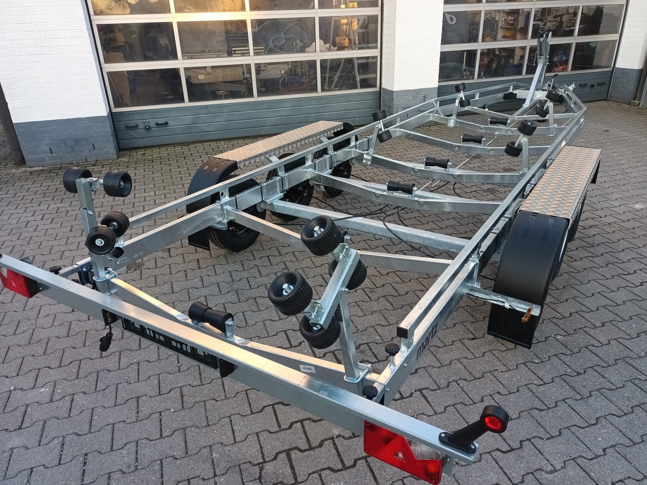 Martz Bootstrailer Yacht 3500/3 Gurtwinde Rollen Tridem 3500kg - Boat trailer: picture 3 Martz Bootstrailer Yacht 3500/3 Gurtwinde Rollen Tridem 3500kg - Boat trailer: picture 3