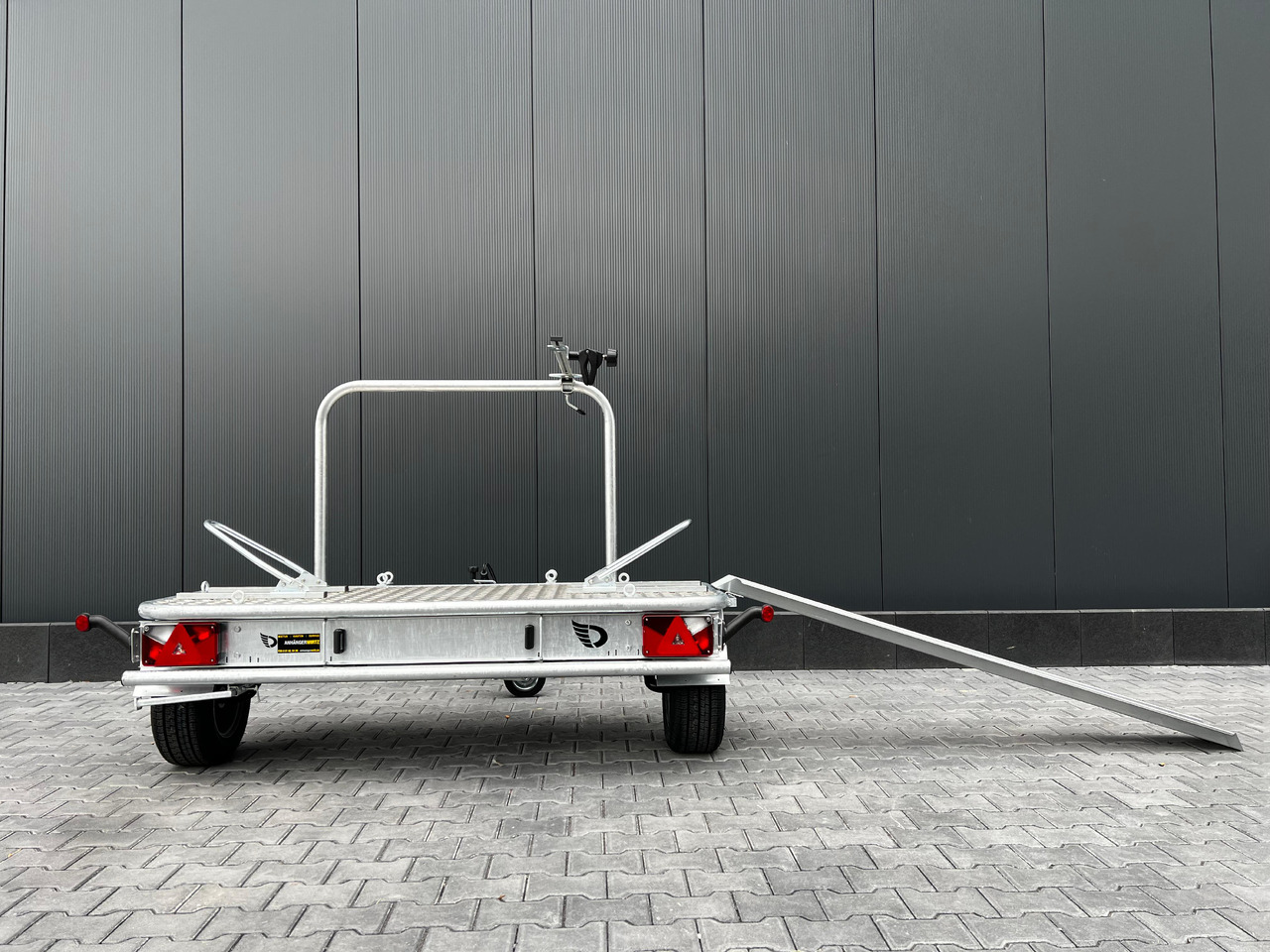 Motorradanhänger Roadster Motocamp 1 quer 200x80cm 750kg 100km/H - Motorcycle trailer: picture 4 Motorradanhänger Roadster Motocamp 1 quer 200x80cm 750kg 100km/H - Motorcycle trailer: picture 4
