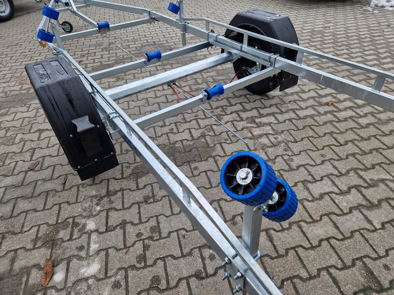 Boat trailer Neptun Bootstrailer Navy GN 231 1300 mit Winde 1300kg Modell 2024: picture 6 Boat trailer Neptun Bootstrailer Navy GN 231 1300 mit Winde 1300kg Modell 2024: picture 6