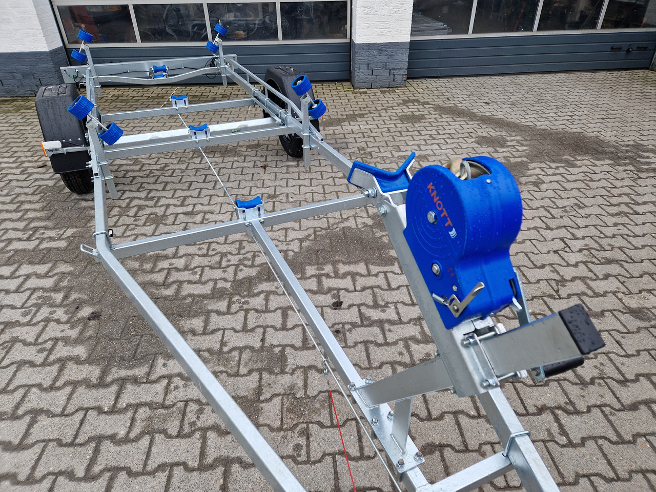 Boat trailer Neptun Bootstrailer Navy GN 231 1300 mit Winde 1300kg Modell 2024: picture 12 Boat trailer Neptun Bootstrailer Navy GN 231 1300 mit Winde 1300kg Modell 2024: picture 12