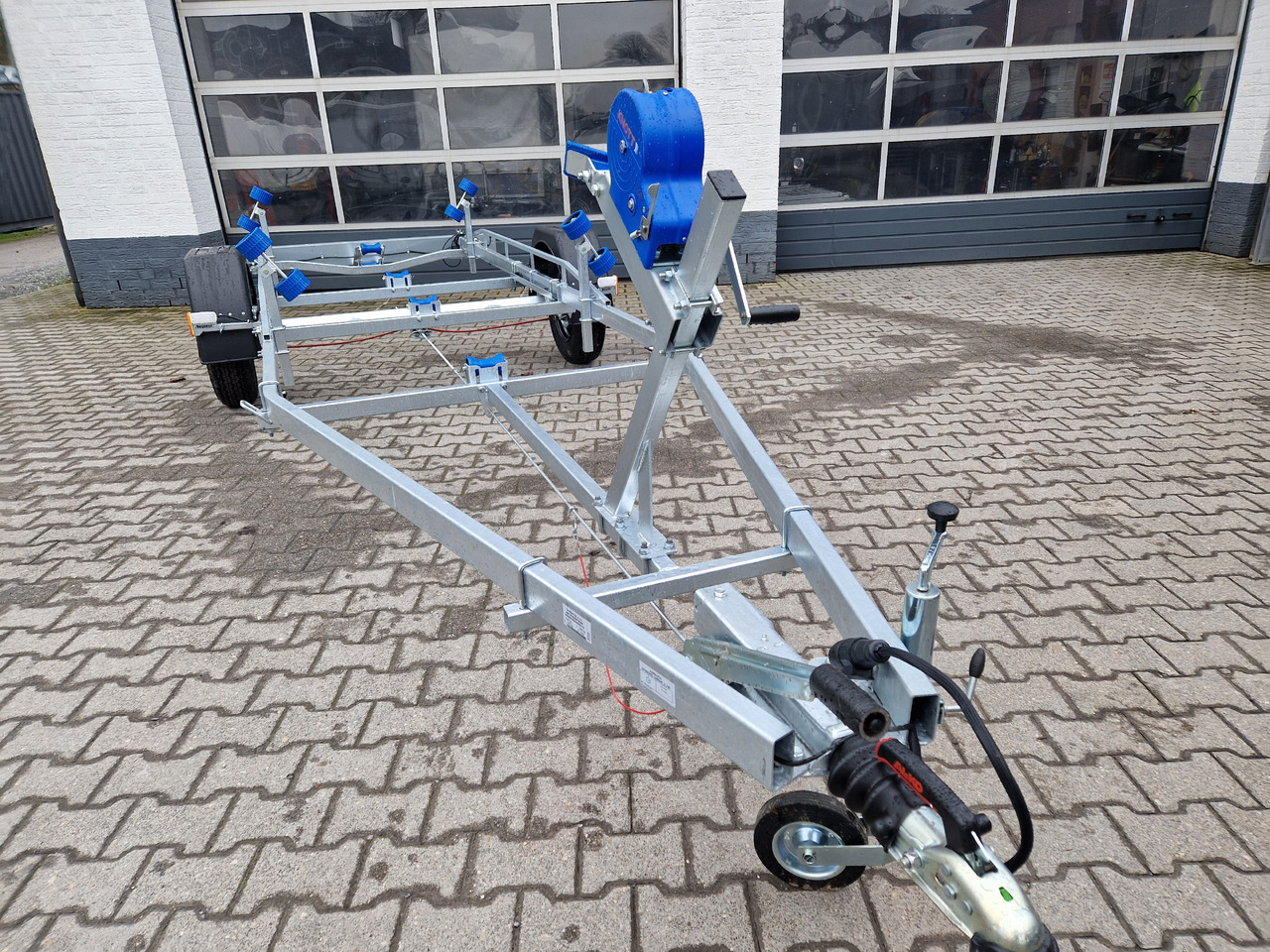 Boat trailer Neptun Bootstrailer Navy GN 231 1300 mit Winde 1300kg Modell 2024: picture 11 Boat trailer Neptun Bootstrailer Navy GN 231 1300 mit Winde 1300kg Modell 2024: picture 11