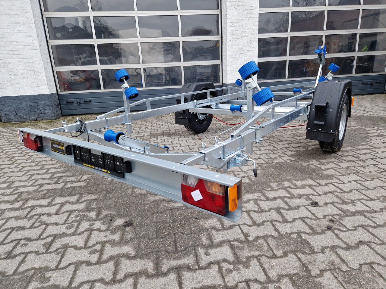 Boat trailer Neptun Bootstrailer Navy GN 231 1300 mit Winde 1300kg Modell 2024: picture 13 Boat trailer Neptun Bootstrailer Navy GN 231 1300 mit Winde 1300kg Modell 2024: picture 13