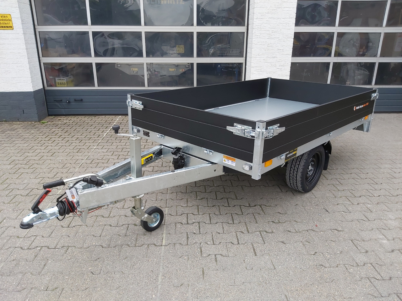 Saris Kipper K1 256 150 1500 1 256x150x30cm black Elektro 13" (S) 1500kg - Tipper trailer: picture 2 Saris Kipper K1 256 150 1500 1 256x150x30cm black Elektro 13" (S) 1500kg - Tipper trailer: picture 2