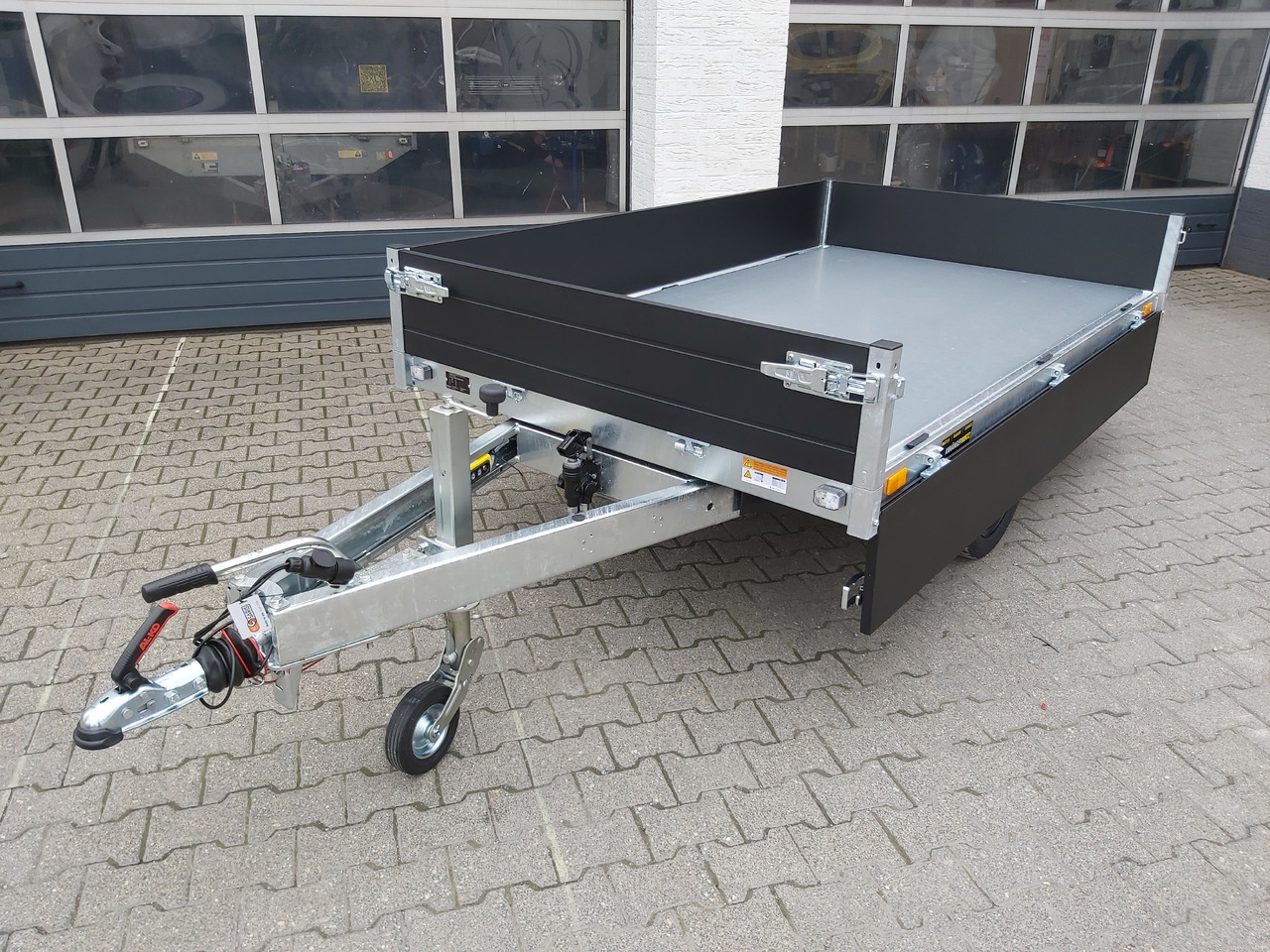 Saris Kipper K1 256 150 1500 1 256x150x30cm black Elektro 13" (S) 1500kg - Tipper trailer: picture 3 Saris Kipper K1 256 150 1500 1 256x150x30cm black Elektro 13" (S) 1500kg - Tipper trailer: picture 3