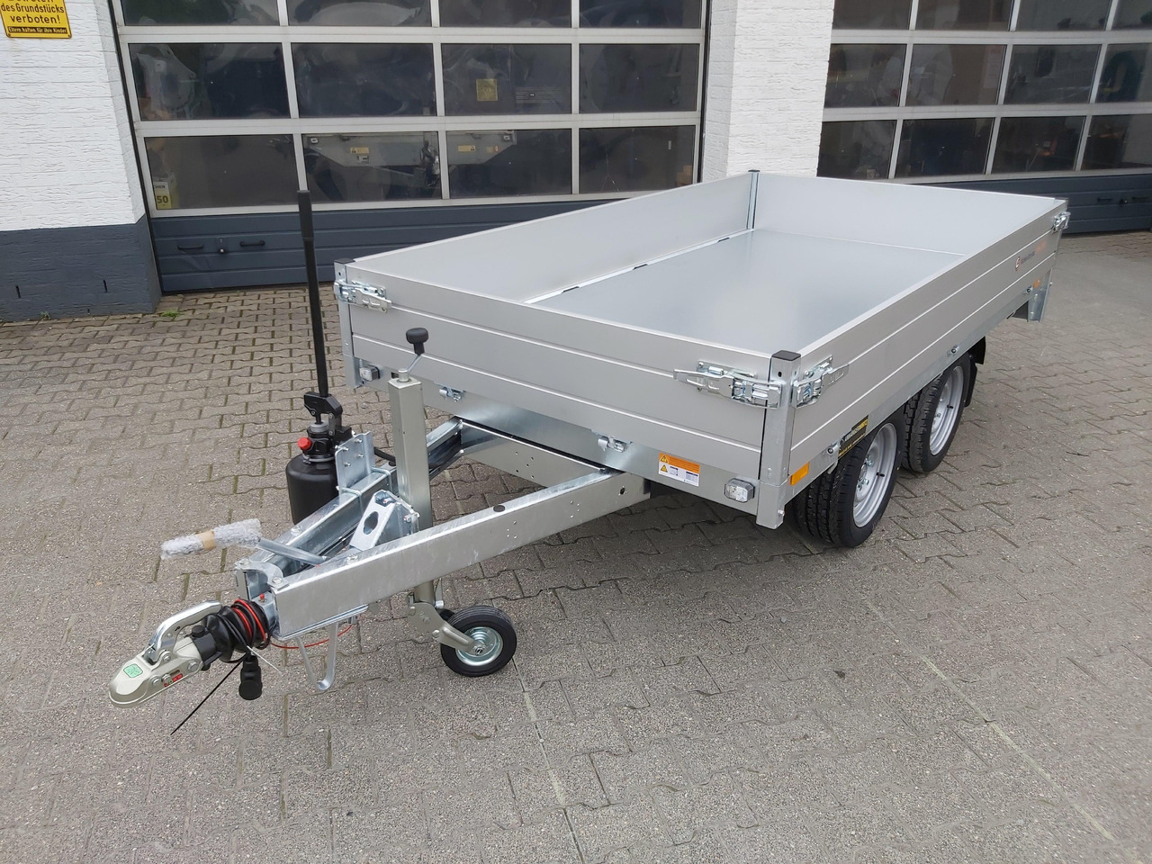Saris Kipper K1 276 150 2000 2 276x150x30cm silver Handpumpe 13" (S) 2000kg - Tipper trailer: picture 4 Saris Kipper K1 276 150 2000 2 276x150x30cm silver Handpumpe 13" (S) 2000kg - Tipper trailer: picture 4
