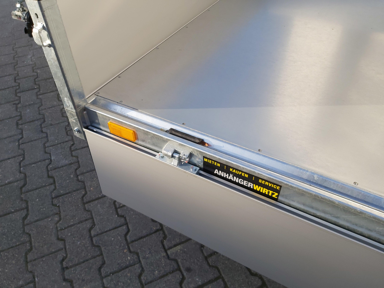 Saris Kipper K1 276 170 2700 2 276x170x30cm Handpumpe 13" 2700kg - Tipper trailer: picture 2 Saris Kipper K1 276 170 2700 2 276x170x30cm Handpumpe 13" 2700kg - Tipper trailer: picture 2