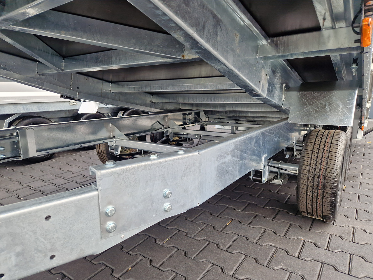 Variant Maschinentransporter 3542 UX Maxi Load Tandem Parabelfeder LED Felgen black 3500kg - Plant trailer: picture 5 Variant Maschinentransporter 3542 UX Maxi Load Tandem Parabelfeder LED Felgen black 3500kg - Plant trailer: picture 5