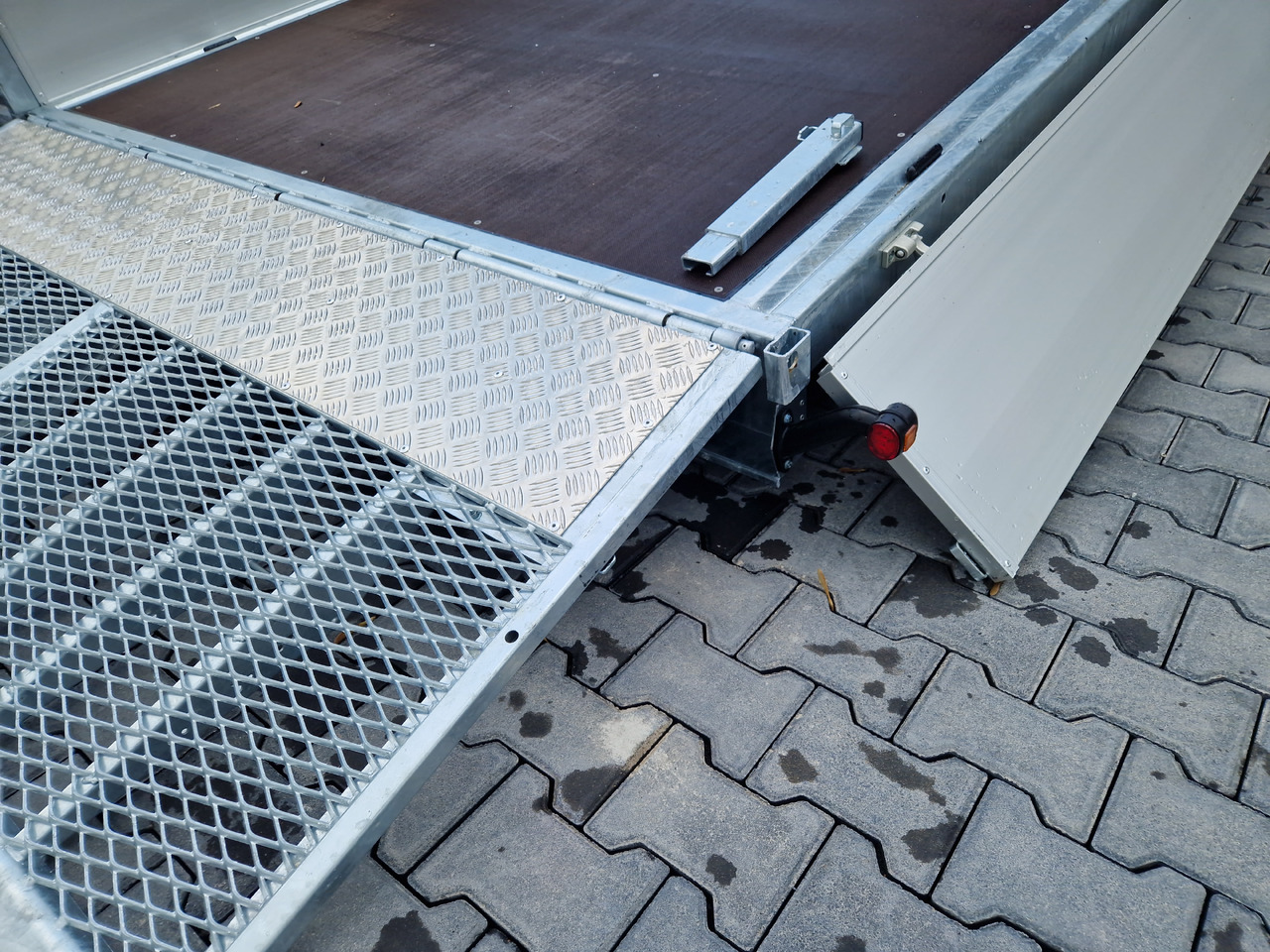 Variant Maschinentransporter 3562 UX Maxi Load 620x210x30cm LED Felgen black 3500kg 2025 - Plant trailer: picture 4 Variant Maschinentransporter 3562 UX Maxi Load 620x210x30cm LED Felgen black 3500kg 2025 - Plant trailer: picture 4