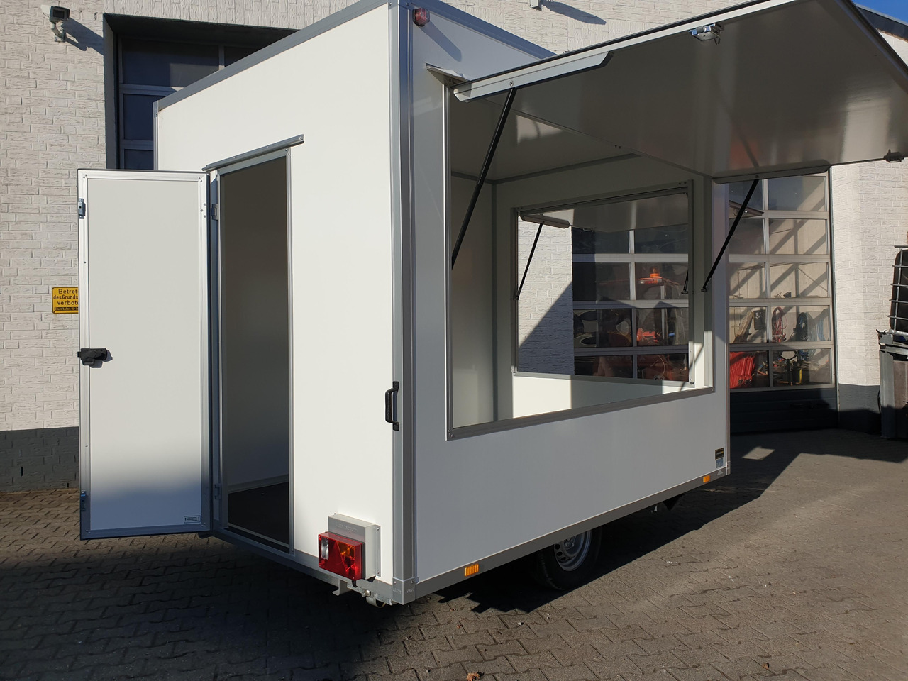 Verkaufsanhänger VKE 1330/206 300cm 2 Verkaufsklappen Multi Leerwagen Hecktür (M) 1300kg - Vending trailer: picture 2 Verkaufsanhänger VKE 1330/206 300cm 2 Verkaufsklappen Multi Leerwagen Hecktür (M) 1300kg - Vending trailer: picture 2