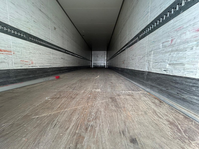 Closed box semi-trailer Schmitz Cargobull 3 axle SAF DRUM TUV 04-04 2026: picture 18