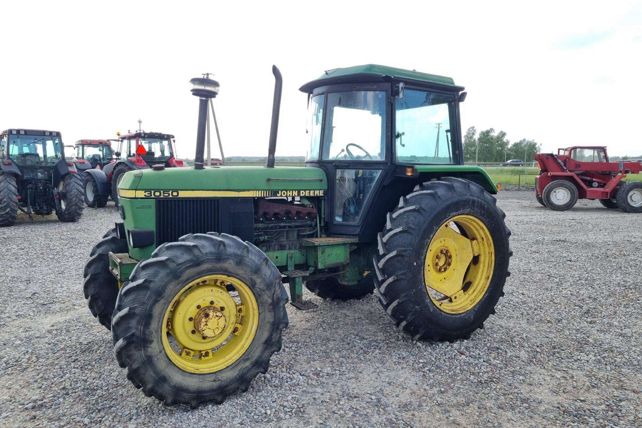 John Deere 3050 - Farm tractor: picture 3 John Deere 3050 - Farm tractor: picture 3