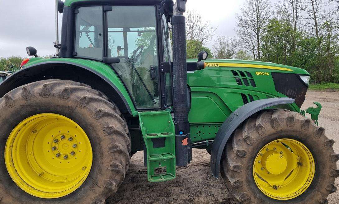 John Deere 6150M - Farm tractor: picture 5 John Deere 6150M - Farm tractor: picture 5