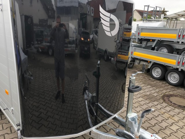 Cheval Liberte Debon Roadster 700 Alu + Türe 2600 kg, 100 km/h, 375x180x202cm - Closed box trailer: picture 3 Cheval Liberte Debon Roadster 700 Alu + Türe 2600 kg, 100 km/h, 375x180x202cm - Closed box trailer: picture 3