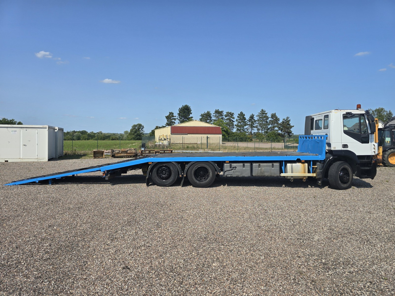 IVECO 260S33 - Autotransporter truck: picture 5 IVECO 260S33 - Autotransporter truck: picture 5