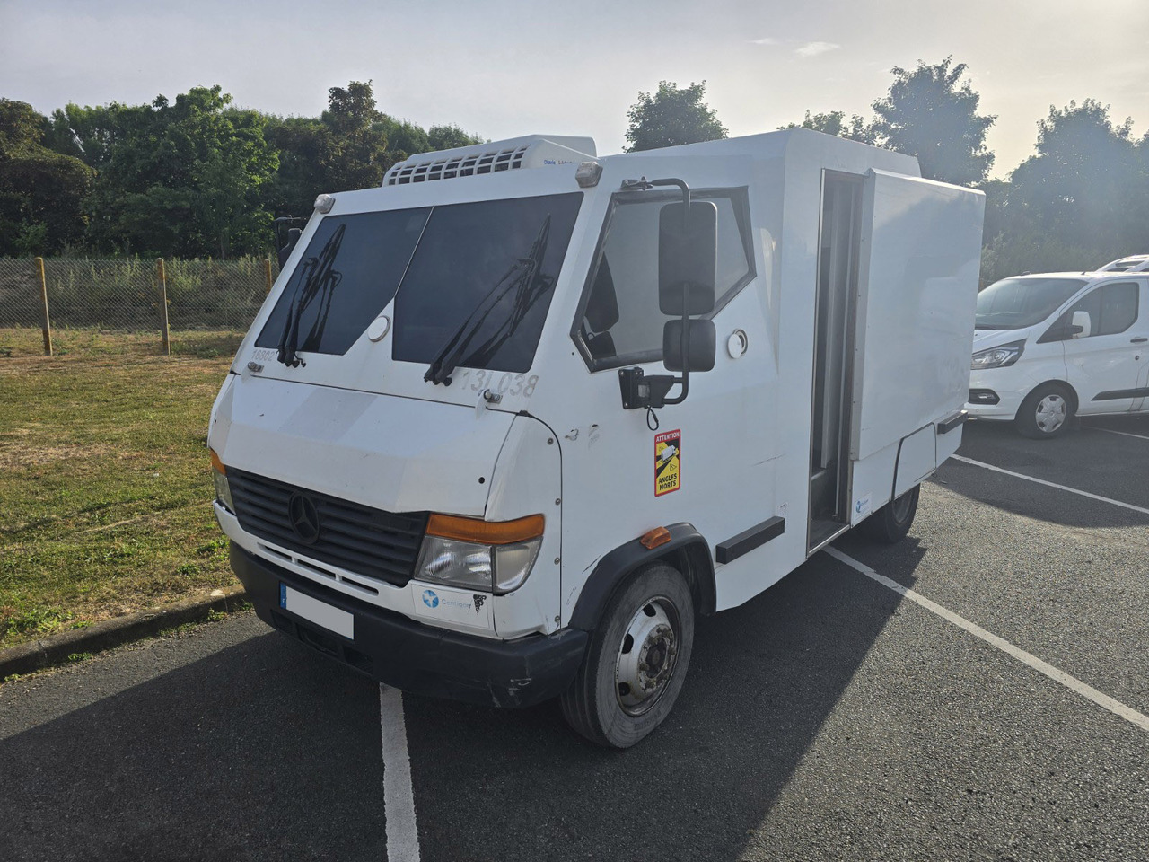 Mercedes Vario 816 - Cash in transit vehicle: picture 2 Mercedes Vario 816 - Cash in transit vehicle: picture 2