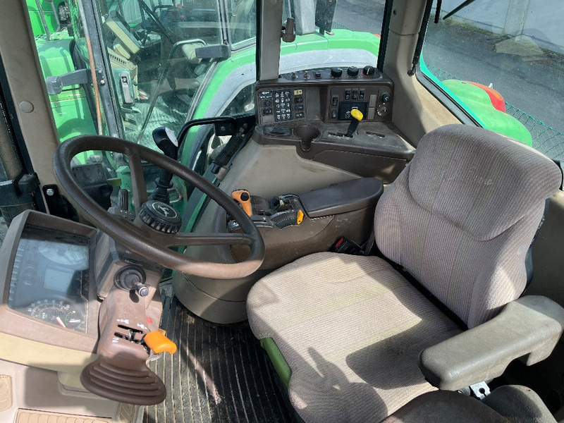 Farm tractor John Deere 6620: picture 8