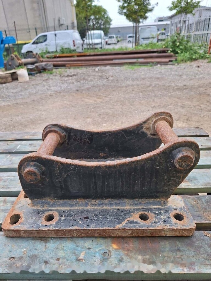 Attachment plate 430x380 - Quick coupler for Excavator: picture 5 Attachment plate 430x380 - Quick coupler for Excavator: picture 5