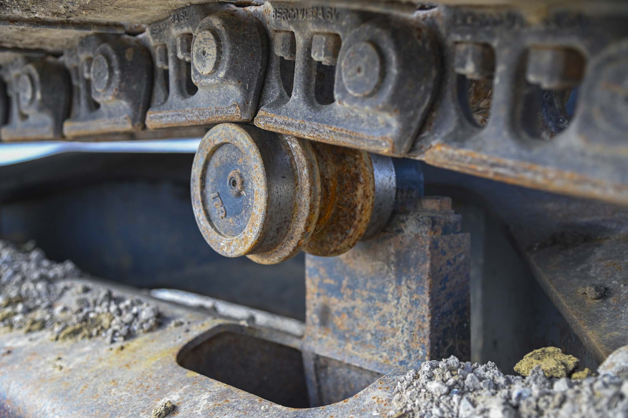 Crawler excavator Case CX240B: picture 24