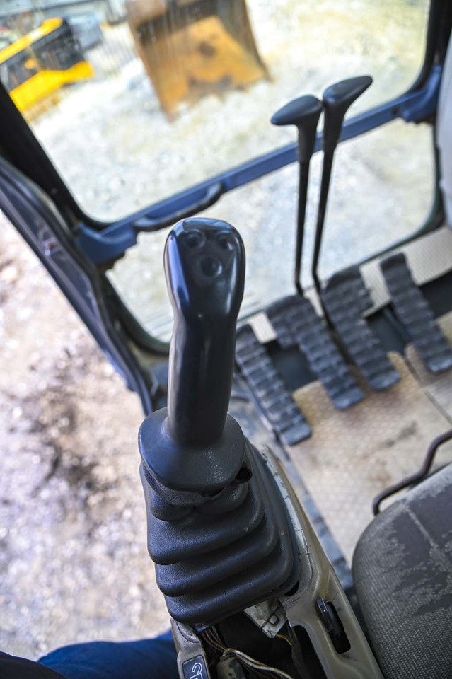 Crawler excavator Case CX240B: picture 40