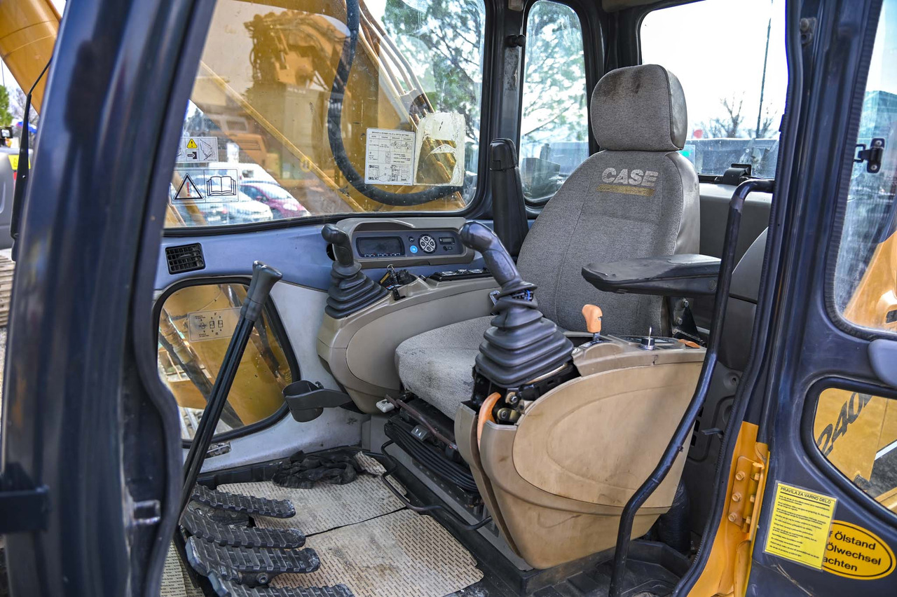 Crawler excavator Case CX240B: picture 38