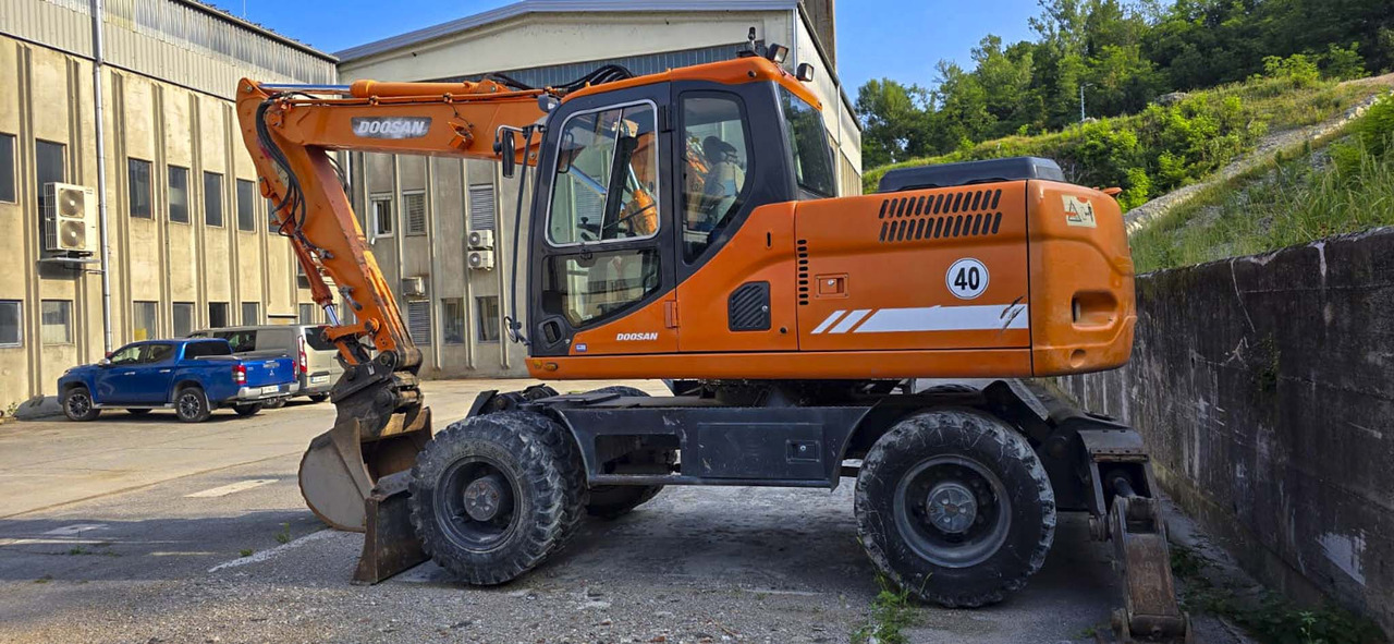 DOOSAN DX160W - Wheel excavator: picture 3 DOOSAN DX160W - Wheel excavator: picture 3