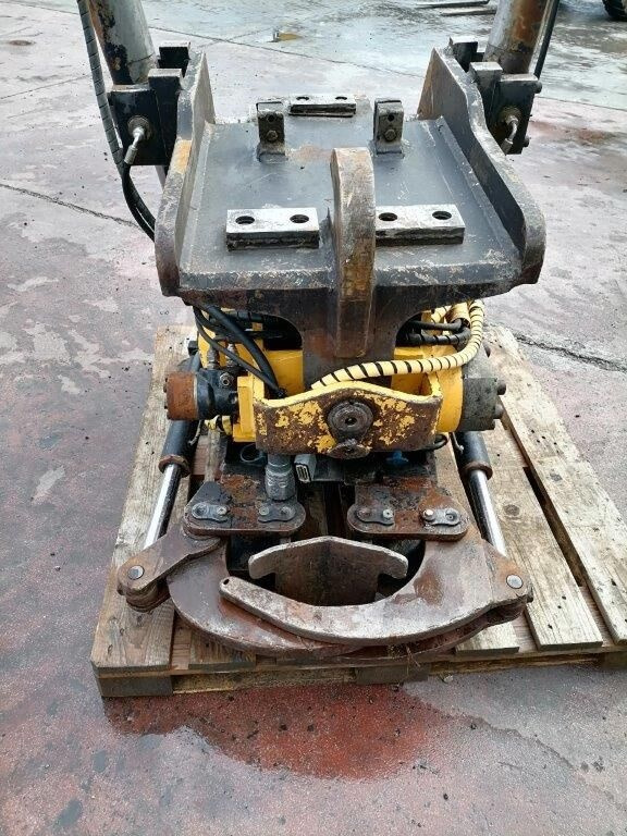 Engcon EC30 Volvo S2 - Tiltrotator: picture 3 Engcon EC30 Volvo S2 - Tiltrotator: picture 3