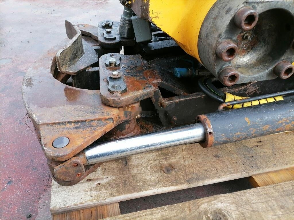 Engcon EC30 Volvo S2 - Tiltrotator: picture 5 Engcon EC30 Volvo S2 - Tiltrotator: picture 5