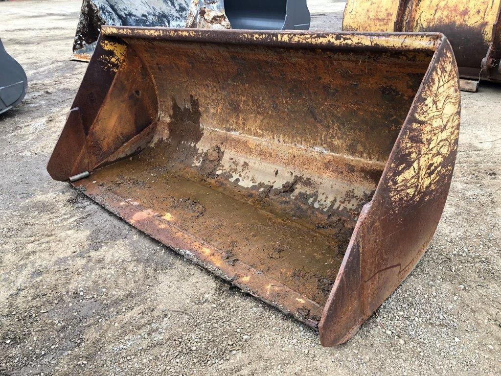 Loader bucket 2350 mm for Volvo BM4600 - Loader bucket: picture 2 Loader bucket 2350 mm for Volvo BM4600 - Loader bucket: picture 2