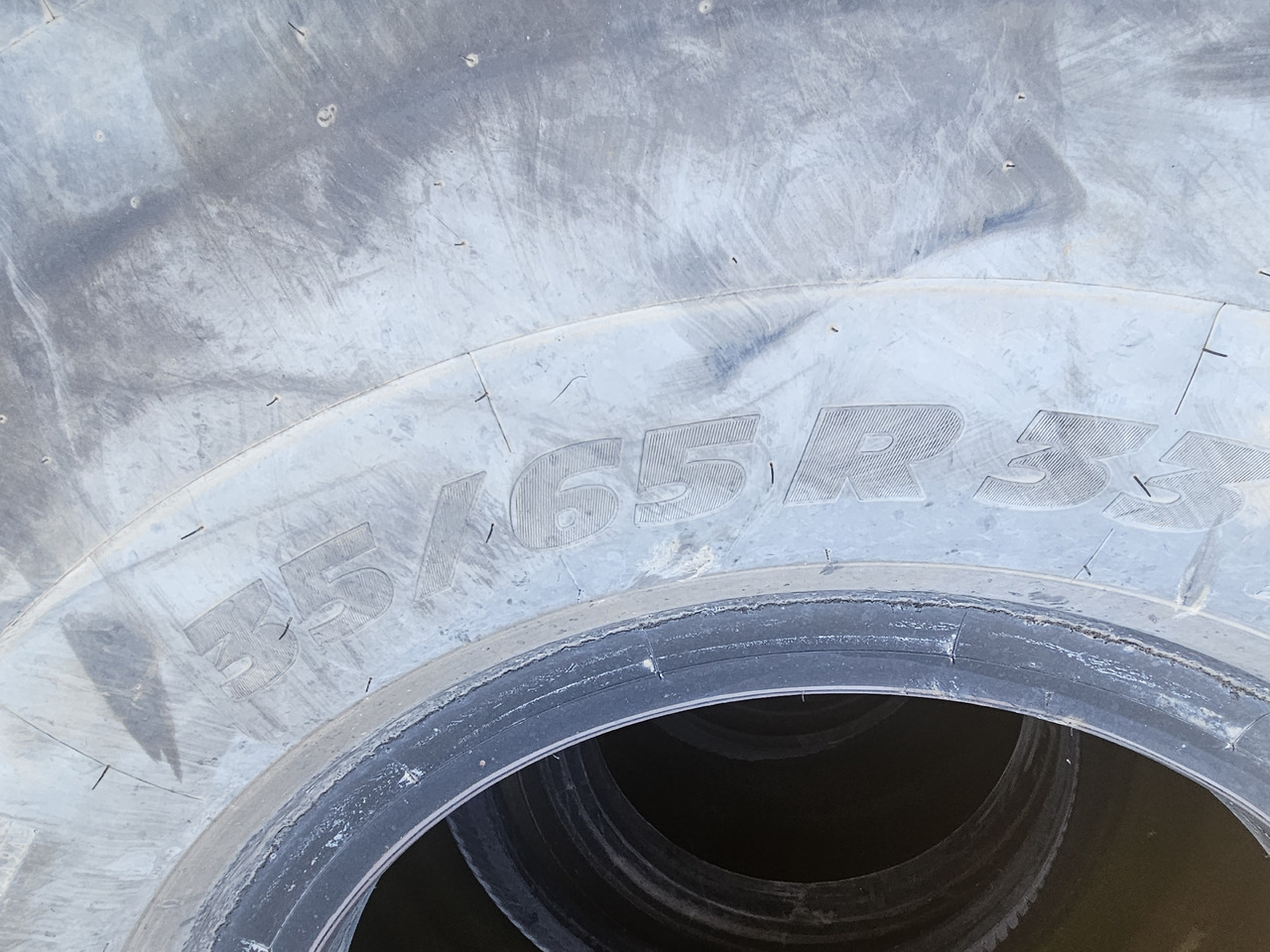MICHELIN XMINE D2, 35/65R33 - Tire for Wheel loader: picture 4 MICHELIN XMINE D2, 35/65R33 - Tire for Wheel loader: picture 4