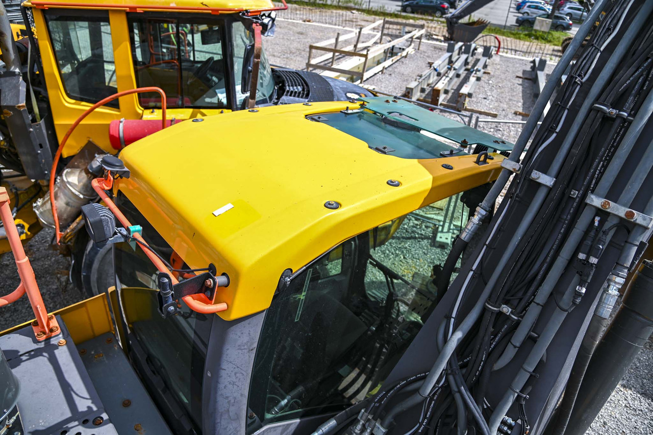 Crawler excavator VOLVO EC220EL: picture 48