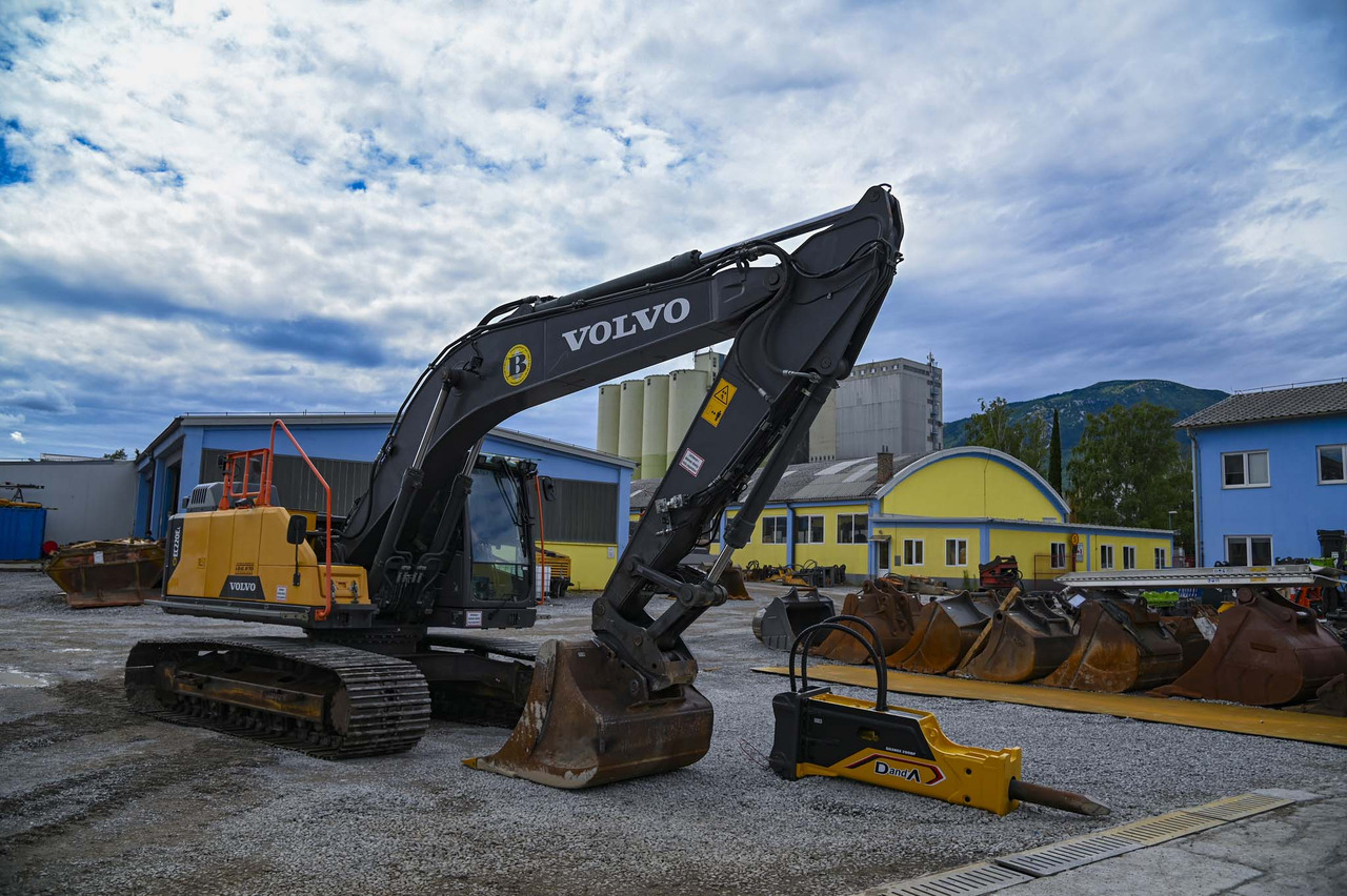 Crawler excavator VOLVO EC220EL: picture 13