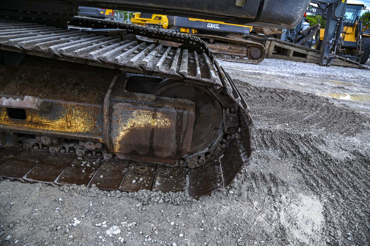 Crawler excavator VOLVO EC220EL: picture 28