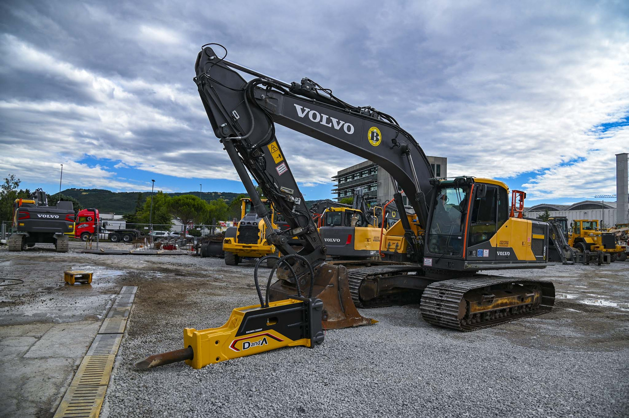 Crawler excavator VOLVO EC220EL: picture 15