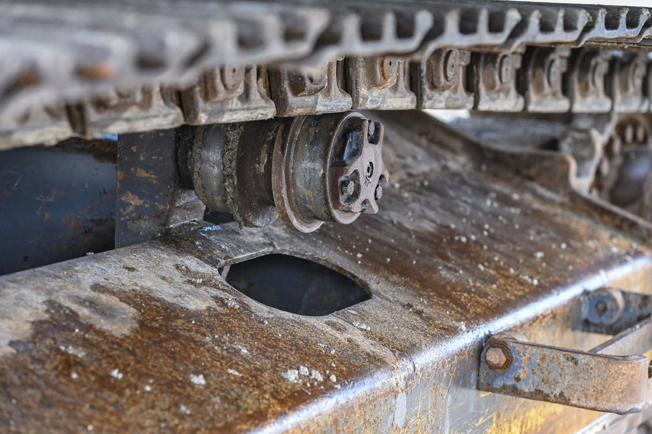 Crawler excavator VOLVO EC220EL: picture 32