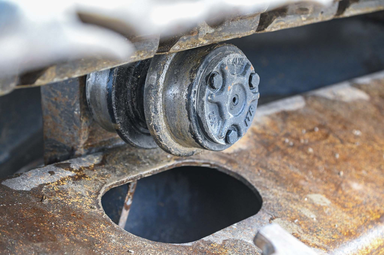 Crawler excavator VOLVO EC220EL: picture 26