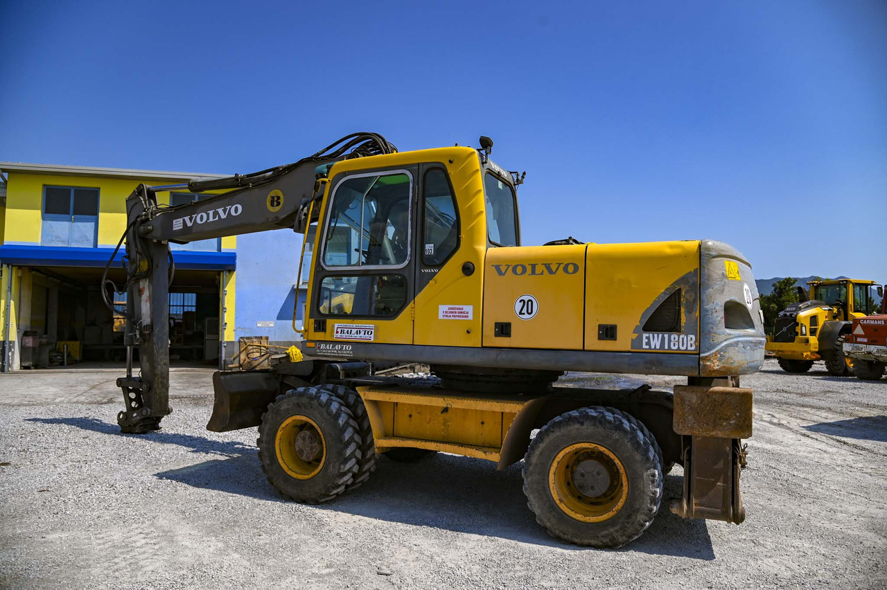 VOLVO EW180B - Wheel excavator: picture 3 VOLVO EW180B - Wheel excavator: picture 3