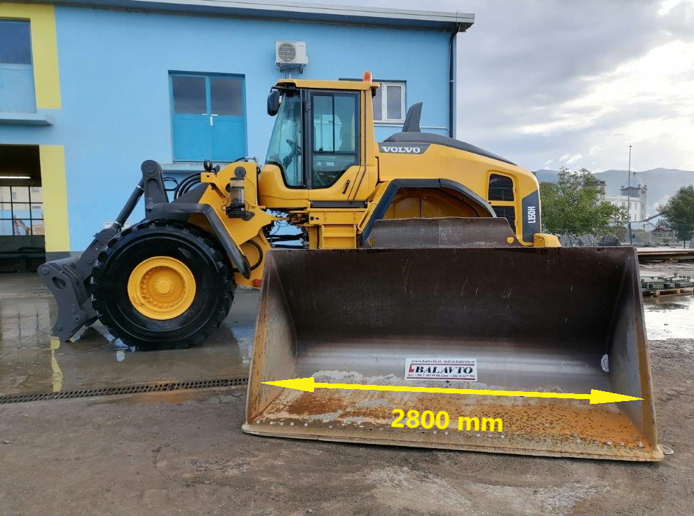 VOLVO loader bucket 2800 mm - Loader bucket for Wheel loader: picture 2 VOLVO loader bucket 2800 mm - Loader bucket for Wheel loader: picture 2
