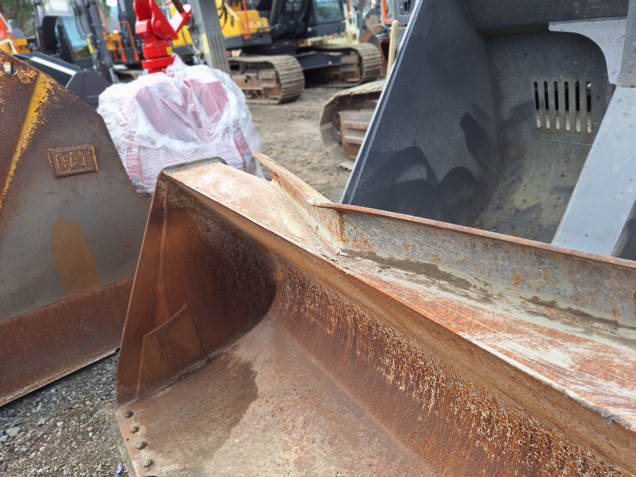 Volvo 93812 loader bucket 2300 mm BOE - Loader bucket: picture 5 Volvo 93812 loader bucket 2300 mm BOE - Loader bucket: picture 5