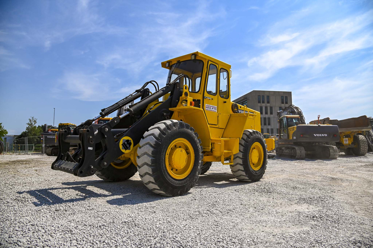 Volvo BM4300 - Wheel loader: picture 1 Volvo BM4300 - Wheel loader: picture 1