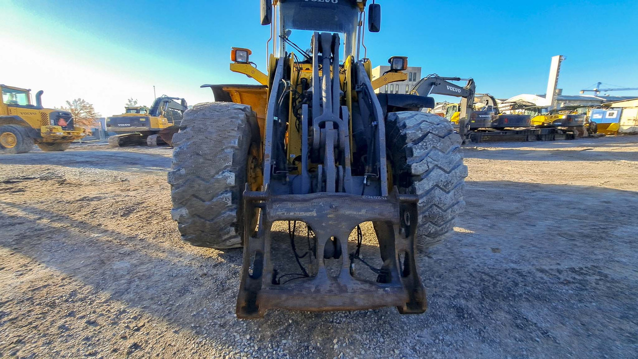 Volvo L120E - Wheel loader: picture 2 Volvo L120E - Wheel loader: picture 2