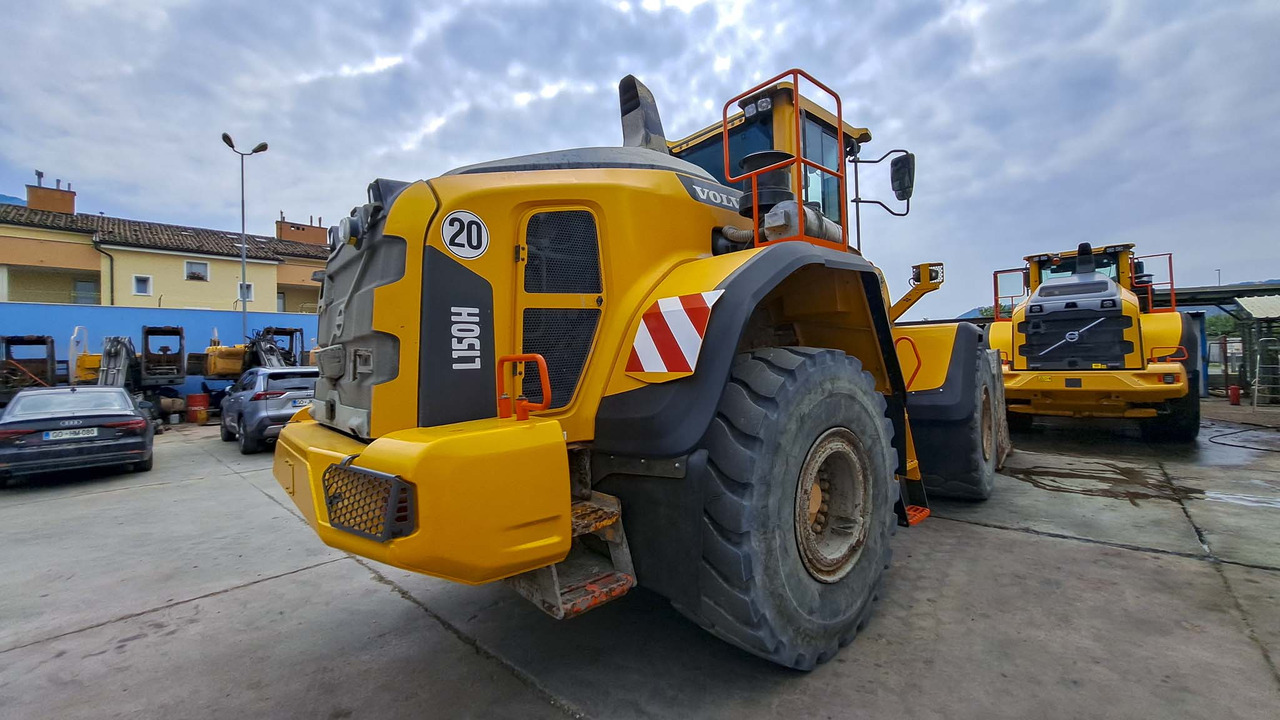 Volvo L150H - Wheel loader: picture 4 Volvo L150H - Wheel loader: picture 4