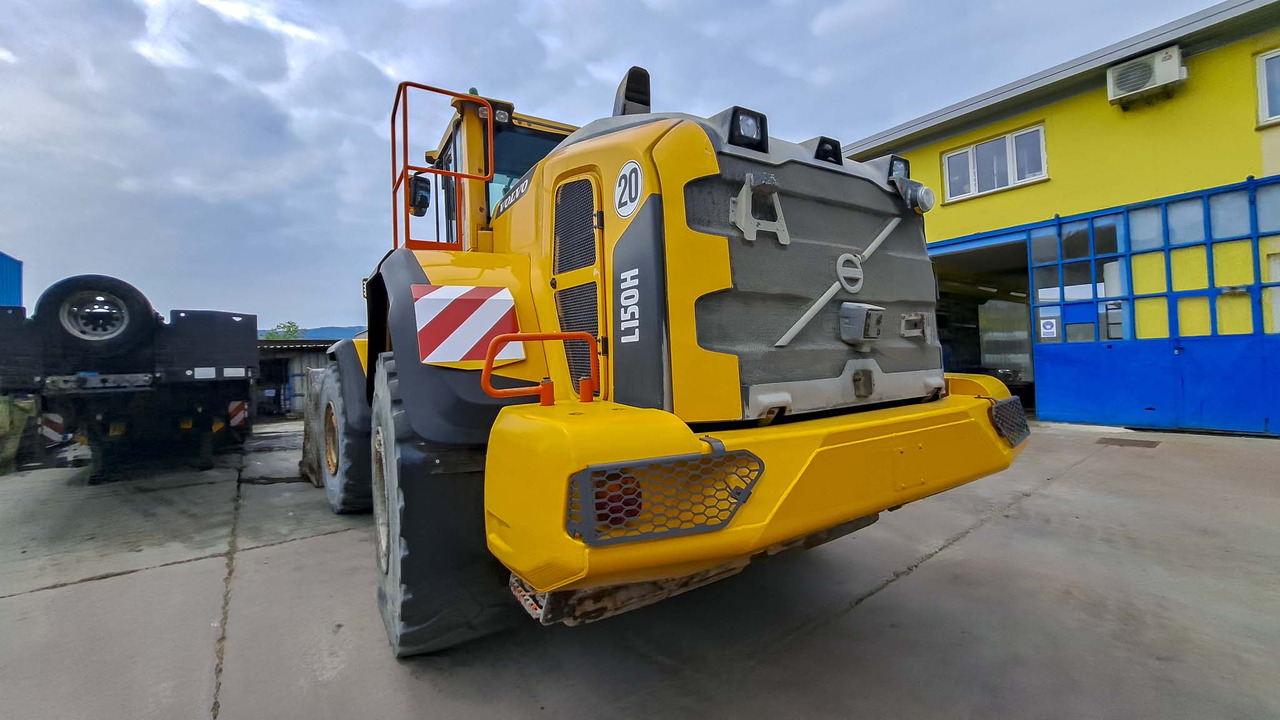 Volvo L150H - Wheel loader: picture 3 Volvo L150H - Wheel loader: picture 3