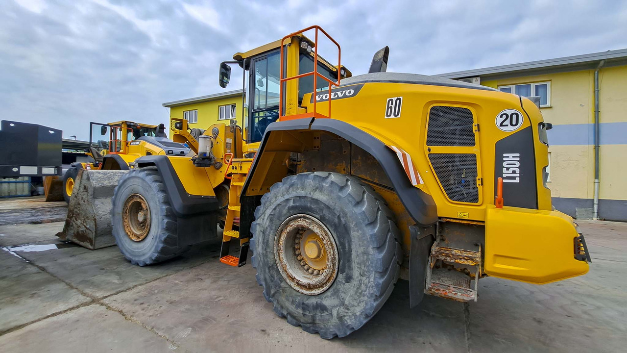 Volvo L150H - Wheel loader: picture 2 Volvo L150H - Wheel loader: picture 2